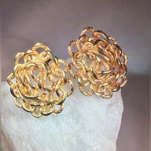 Vintage Signed Erwin Pearl FO Brushed Gold Tone Woven Dome Clip Earrings